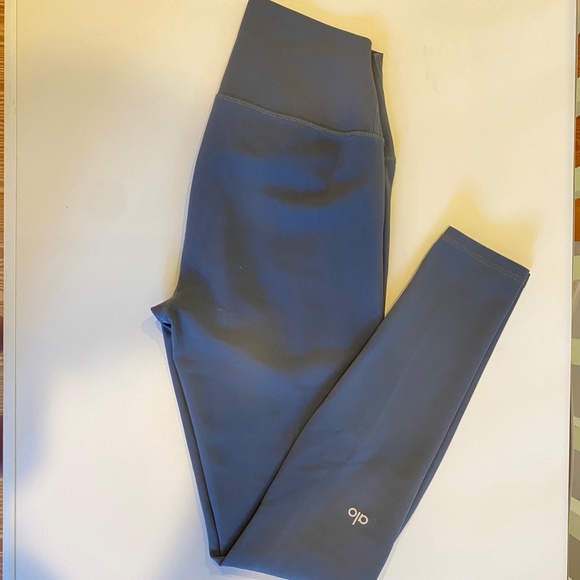 ALO Yoga High Waist Ripped Warrior Legging - Picture 2 of 3